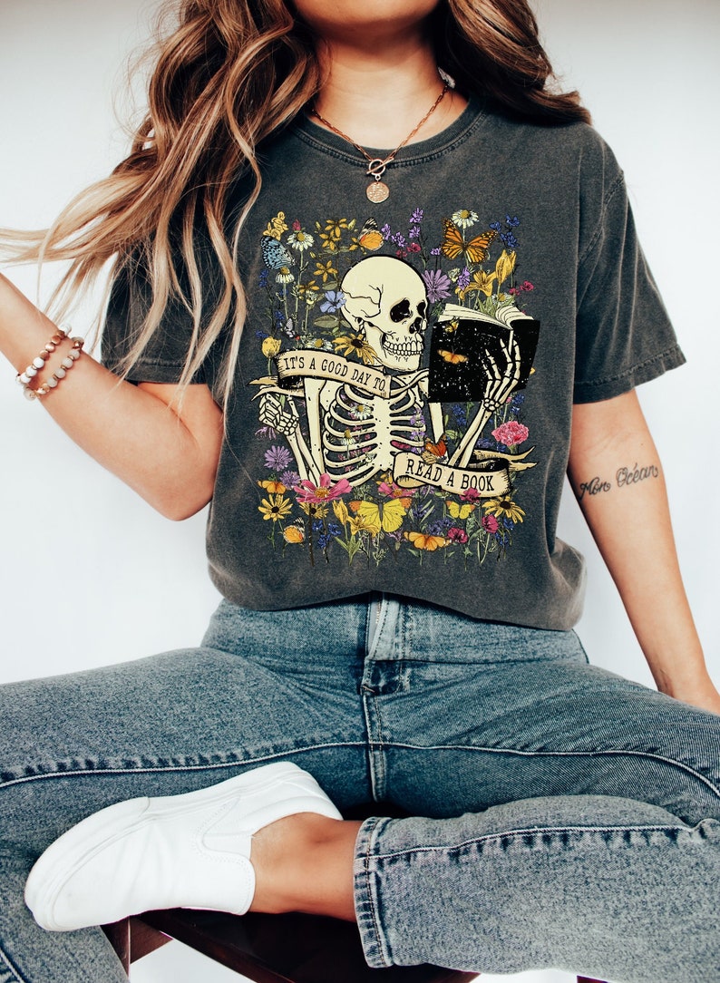 Skull Wildflower Print Halloween T-shirt